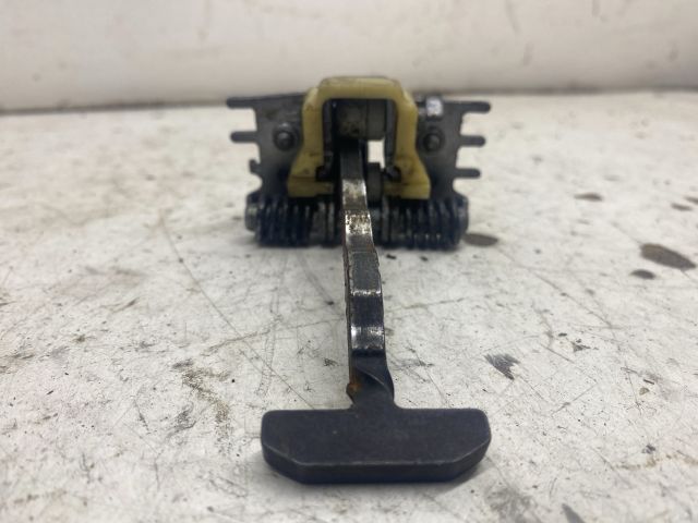 bontott RENAULT LAGUNA III Jobb első Ajtóhatároló