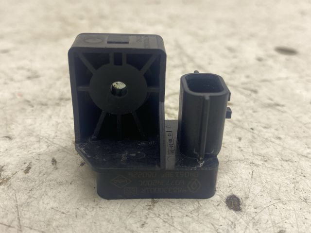 bontott RENAULT LAGUNA III Jobb első Oldal Ütközés Érzékelő