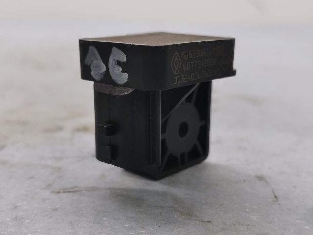 bontott RENAULT LAGUNA III Jobb első Oldal Ütközés Érzékelő