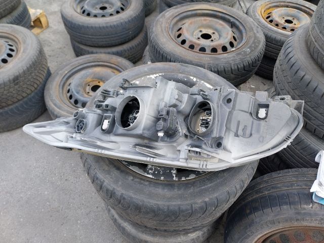 bontott RENAULT LAGUNA III Jobb Fényszóró