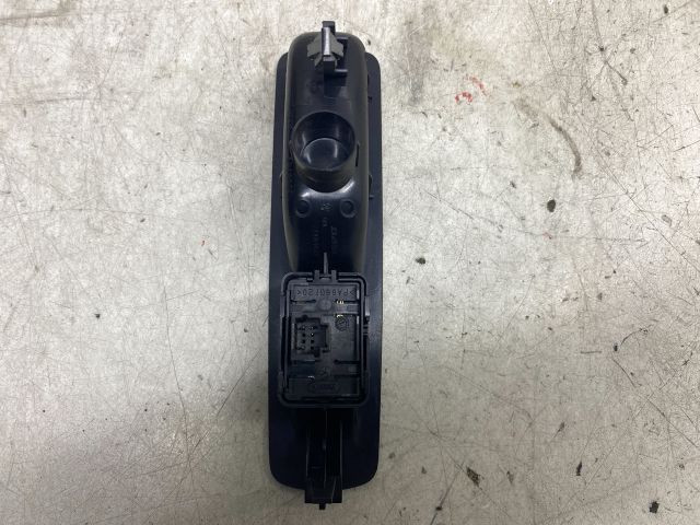 bontott RENAULT LAGUNA III Jobb hátsó Ablakemelő Kapcsoló