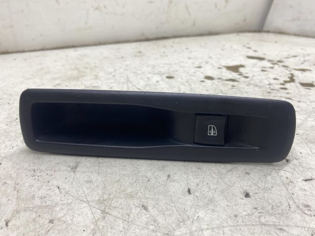 bontott RENAULT LAGUNA III Jobb hátsó Ablakemelő Kapcsoló