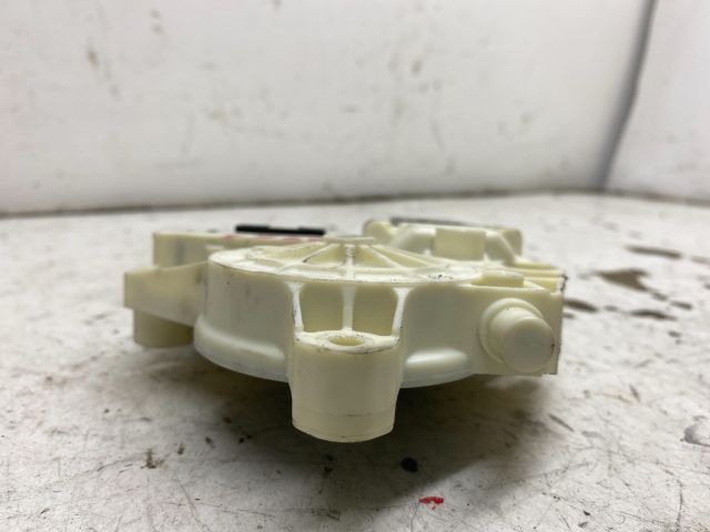 bontott RENAULT LAGUNA III Jobb hátsó Ablakemelő Motor