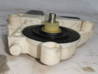 bontott RENAULT LAGUNA III Jobb hátsó Ablakemelő Motor