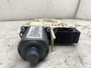 bontott RENAULT LAGUNA III Jobb hátsó Ablakemelő Motor