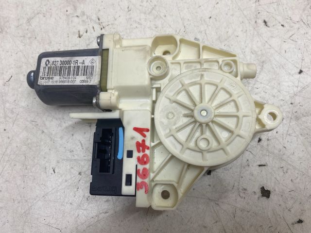 bontott RENAULT LAGUNA III Jobb hátsó Ablakemelő Motor