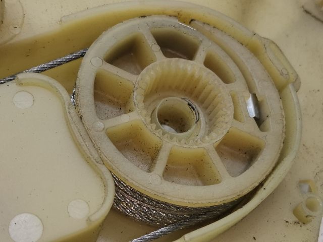 bontott RENAULT LAGUNA III Jobb hátsó Ablakemelő Szerkezet (Elektromos)