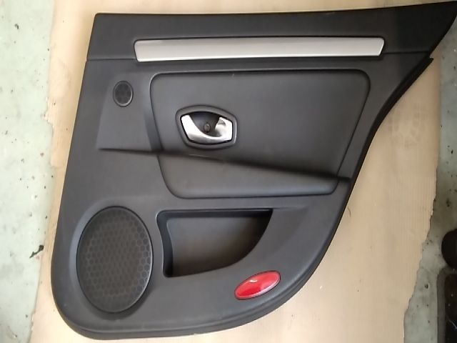 bontott RENAULT LAGUNA III Jobb hátsó Ajtó Kárpit