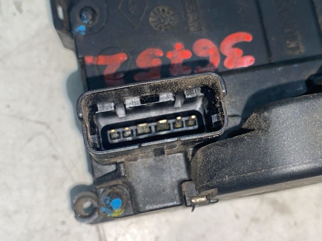 bontott RENAULT LAGUNA III Jobb hátsó Ajtózár