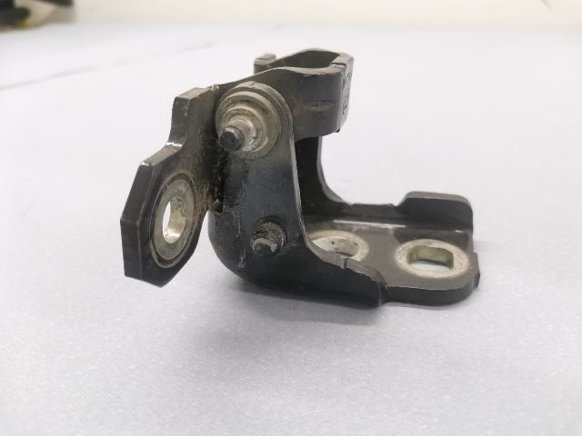 bontott RENAULT LAGUNA III Jobb hátsó Felső Zsanér