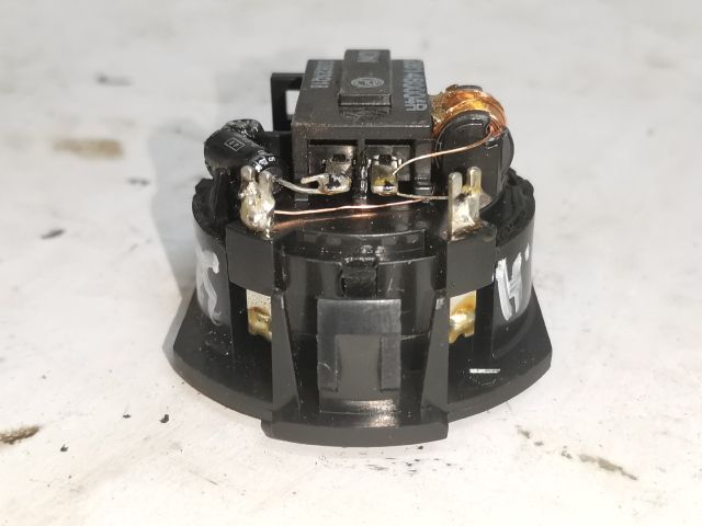 bontott RENAULT LAGUNA III Jobb hátsó Magassugárzó Hangszóró