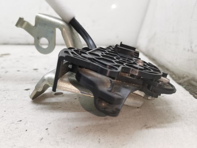 bontott RENAULT LAGUNA III Jobb hátsó Ülés Rögzítő