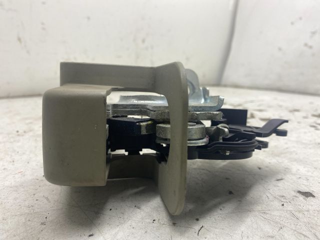 bontott RENAULT LAGUNA III Jobb hátsó Ülés Rögzítő