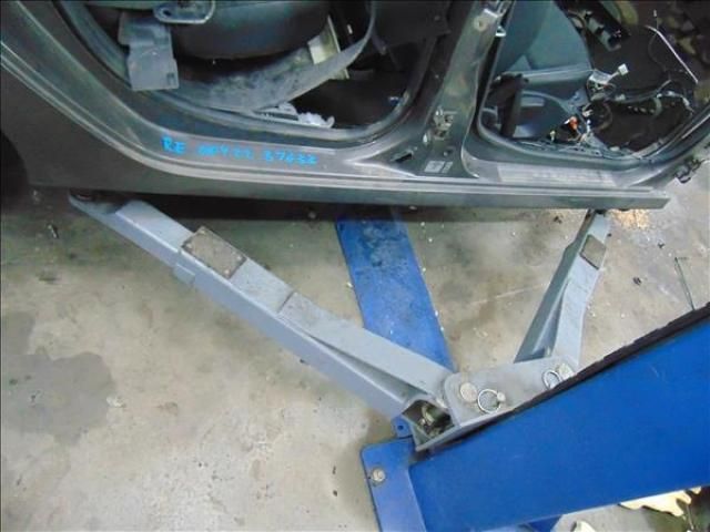 bontott RENAULT LAGUNA III Jobb Küszöb