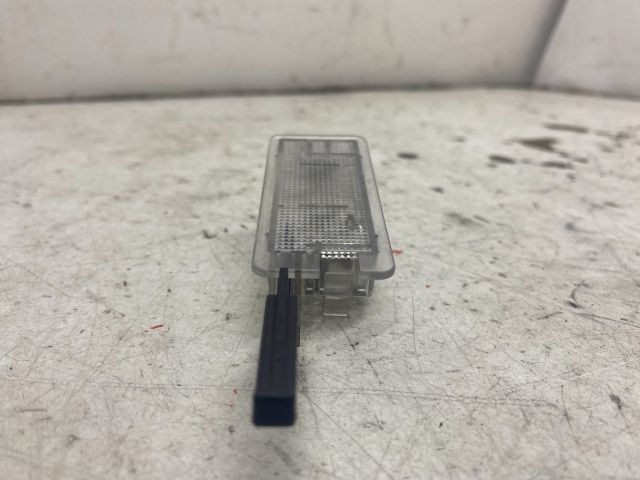 bontott RENAULT LAGUNA III Kesztyűtartó Világítás