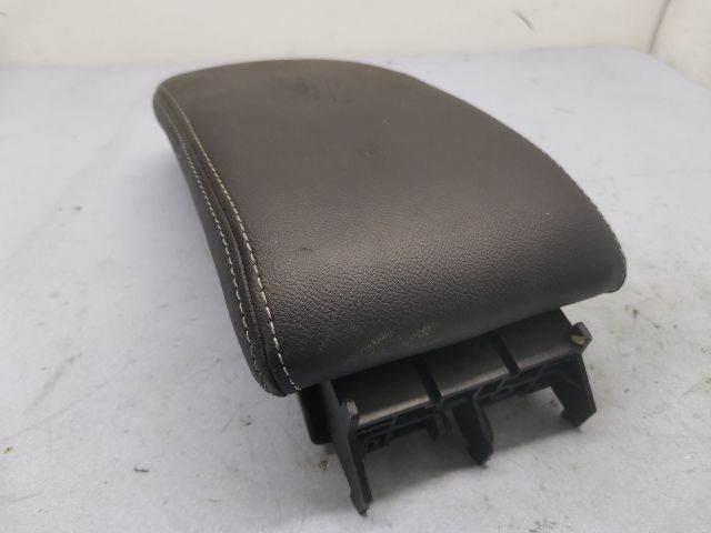 bontott RENAULT LAGUNA III Könyöklő