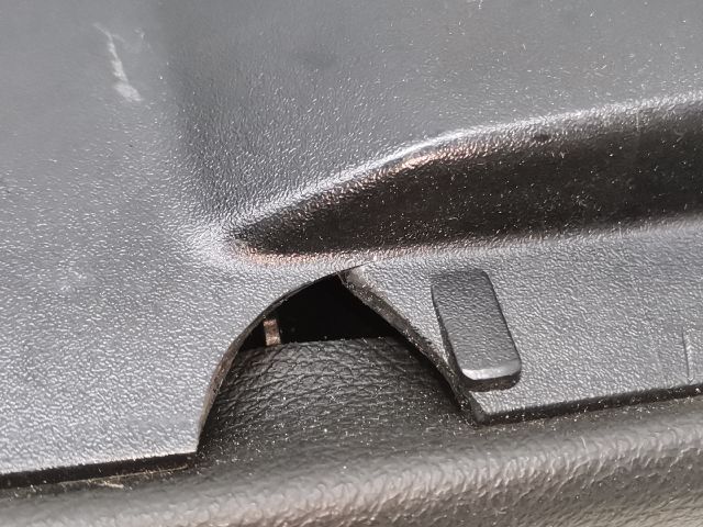 bontott RENAULT LAGUNA III Könyöklő