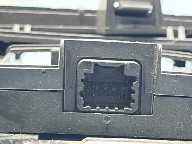 bontott RENAULT LAGUNA III Középső Szellőző