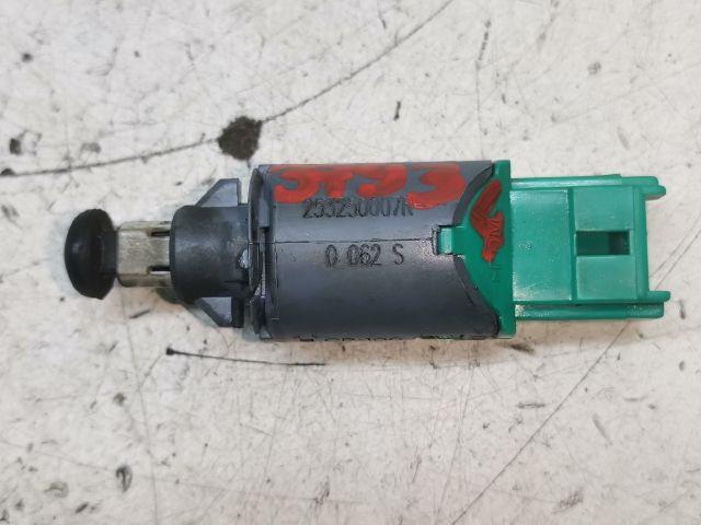 bontott RENAULT LAGUNA III Kuplung Pedál Kapcsoló