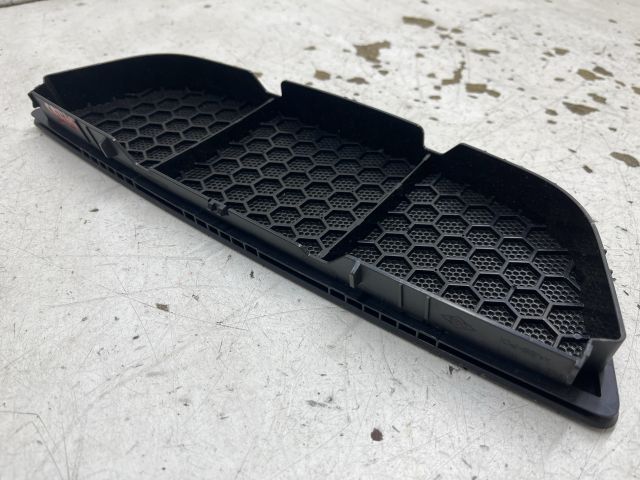 bontott RENAULT LAGUNA III Műszerfal Középső Hangszóró Burkolat