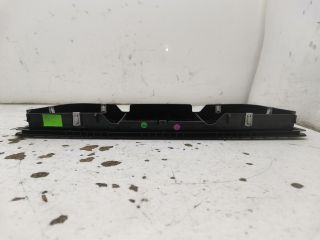 bontott RENAULT LAGUNA III Műszerfal Középső Hangszóró Burkolat