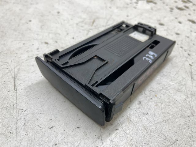 bontott RENAULT LAGUNA III Pohártartó