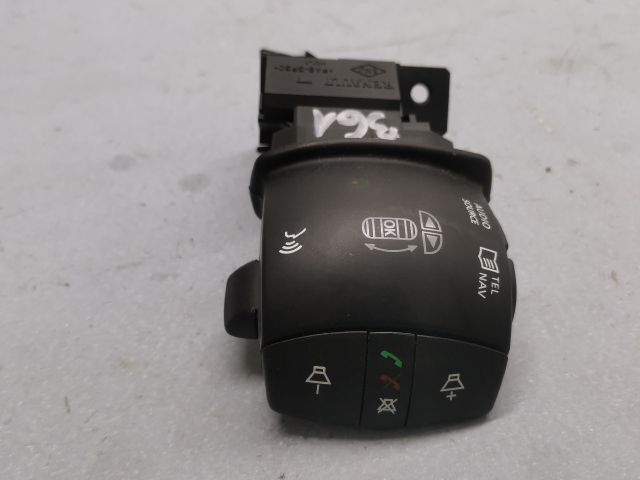 bontott RENAULT LAGUNA III Rádió / CD Kapcsoló