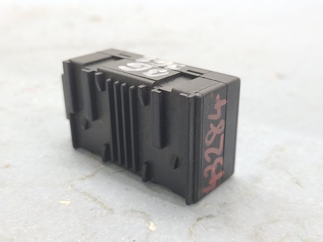 bontott RENAULT LAGUNA III Relé