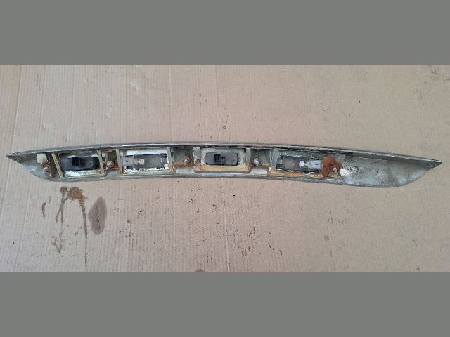 bontott RENAULT LAGUNA III Rendszámtábla Világítás Keret