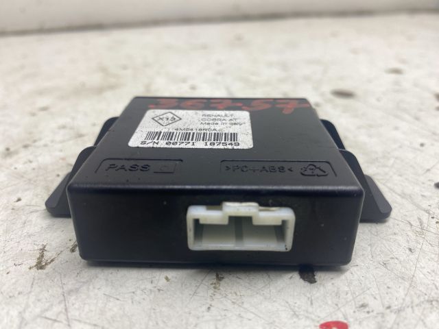 bontott RENAULT LAGUNA III Riasztó Központ