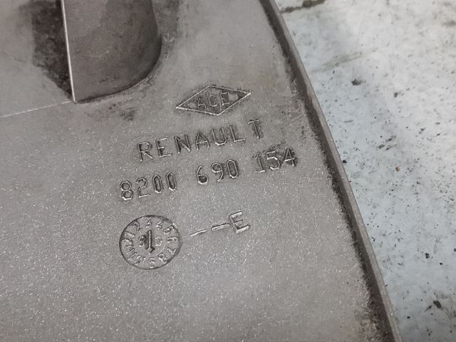 bontott RENAULT LAGUNA III Tankajtó