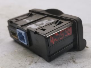 bontott RENAULT LAGUNA III USB Aljzat