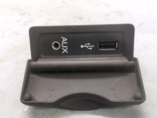 bontott RENAULT LAGUNA III USB Aljzat