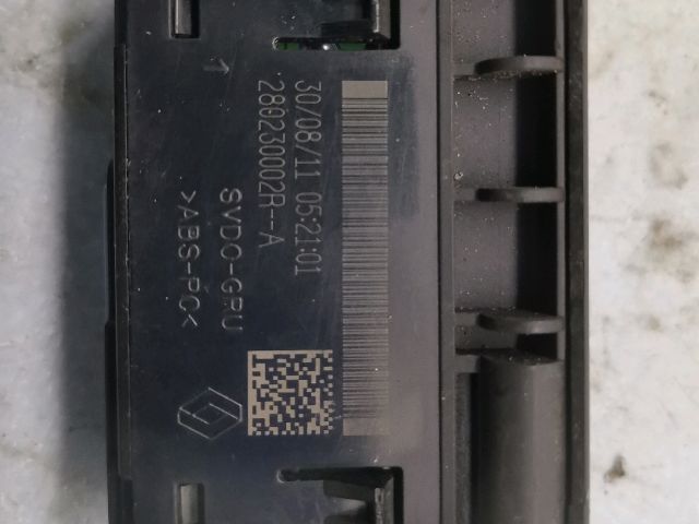 bontott RENAULT LAGUNA III USB Aljzat