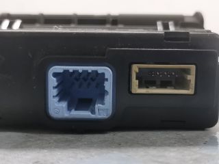 bontott RENAULT LAGUNA III USB Aljzat