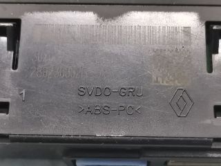 bontott RENAULT LAGUNA III USB Aljzat