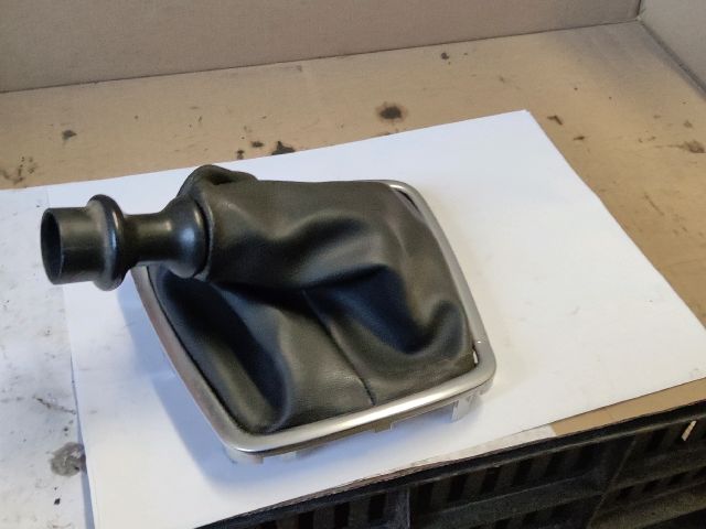 bontott RENAULT LAGUNA III Váltószoknya