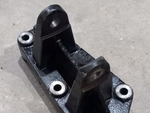 bontott RENAULT MASTER Motor Tartó Bak (Fém)