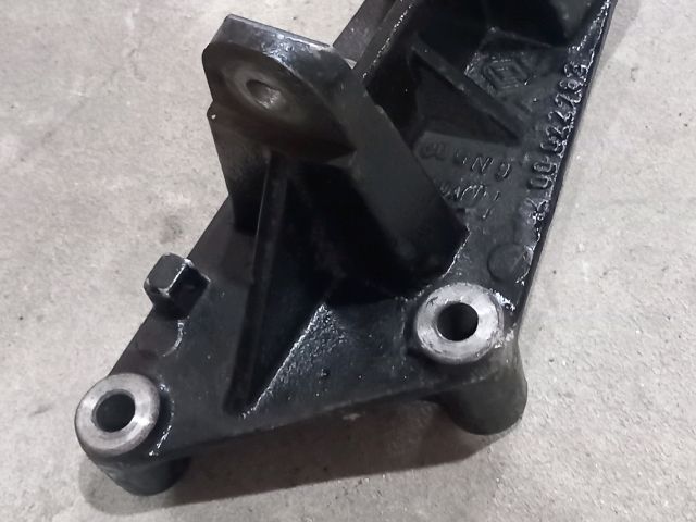 bontott RENAULT MASTER Motor Tartó Bak (Fém)