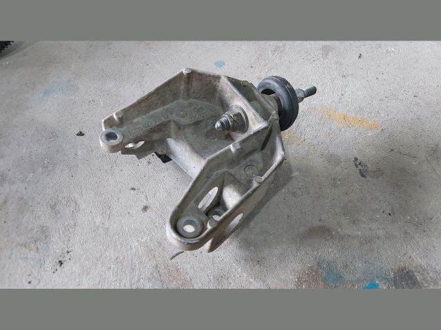 bontott RENAULT MASTER Váltó Tartó Bak (Pozíciófüggetlen)