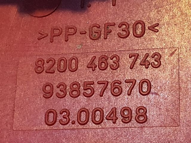 bontott RENAULT MASTER Biztosítéktábla Motortér