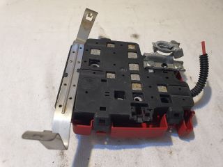 bontott RENAULT MASTER Biztosítéktábla Motortér