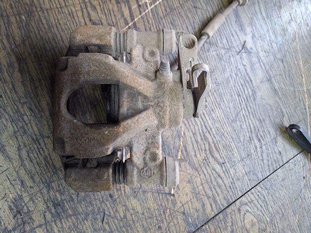 bontott RENAULT MASTER Bal hátsó Féknyereg Munkahengerrel