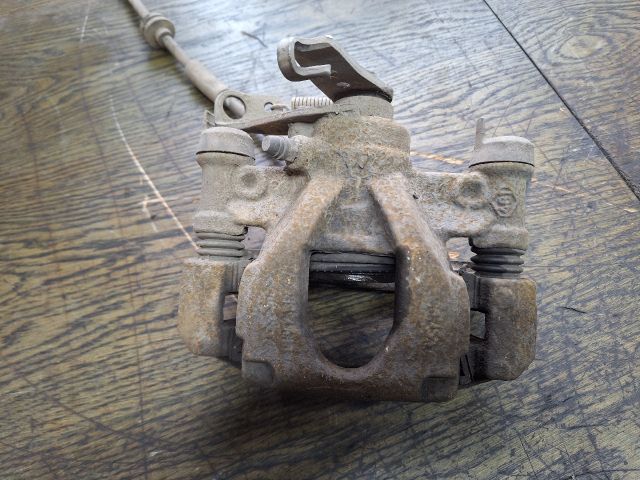 bontott RENAULT MASTER Bal hátsó Féknyereg Munkahengerrel