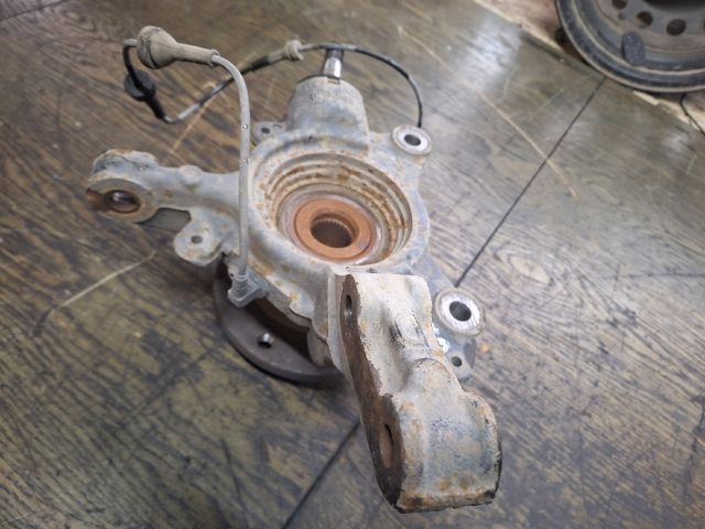 bontott RENAULT MASTER Jobb első Csonkállvány Kerékaggyal