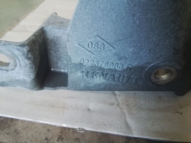 bontott RENAULT MASTER Motor Tartó Bak (Fém)