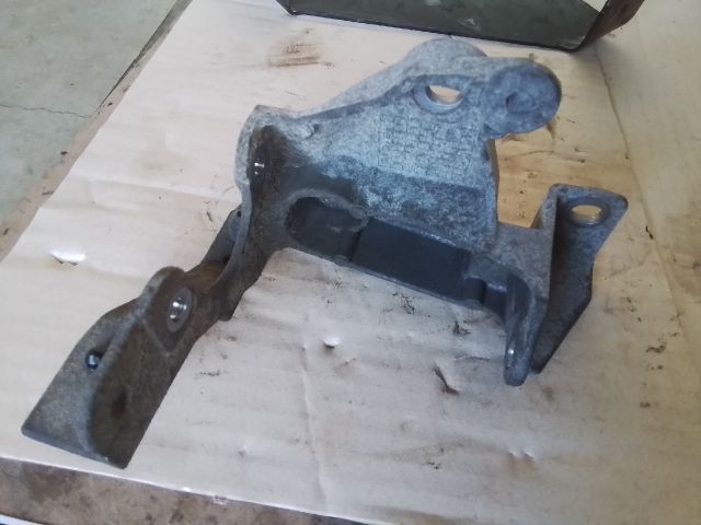 bontott RENAULT MASTER Motor Tartó Bak (Fém)