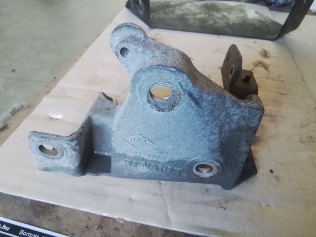 bontott RENAULT MASTER Motor Tartó Bak (Fém)