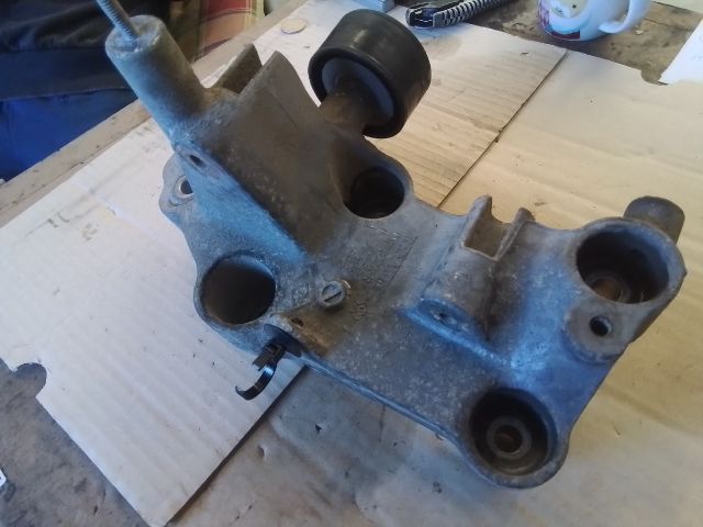 bontott RENAULT MASTER Motor Tartó Bak (Fém)