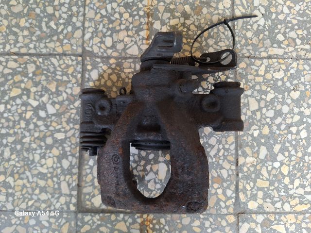 bontott RENAULT MASTER Jobb hátsó Féknyereg Munkahengerrel